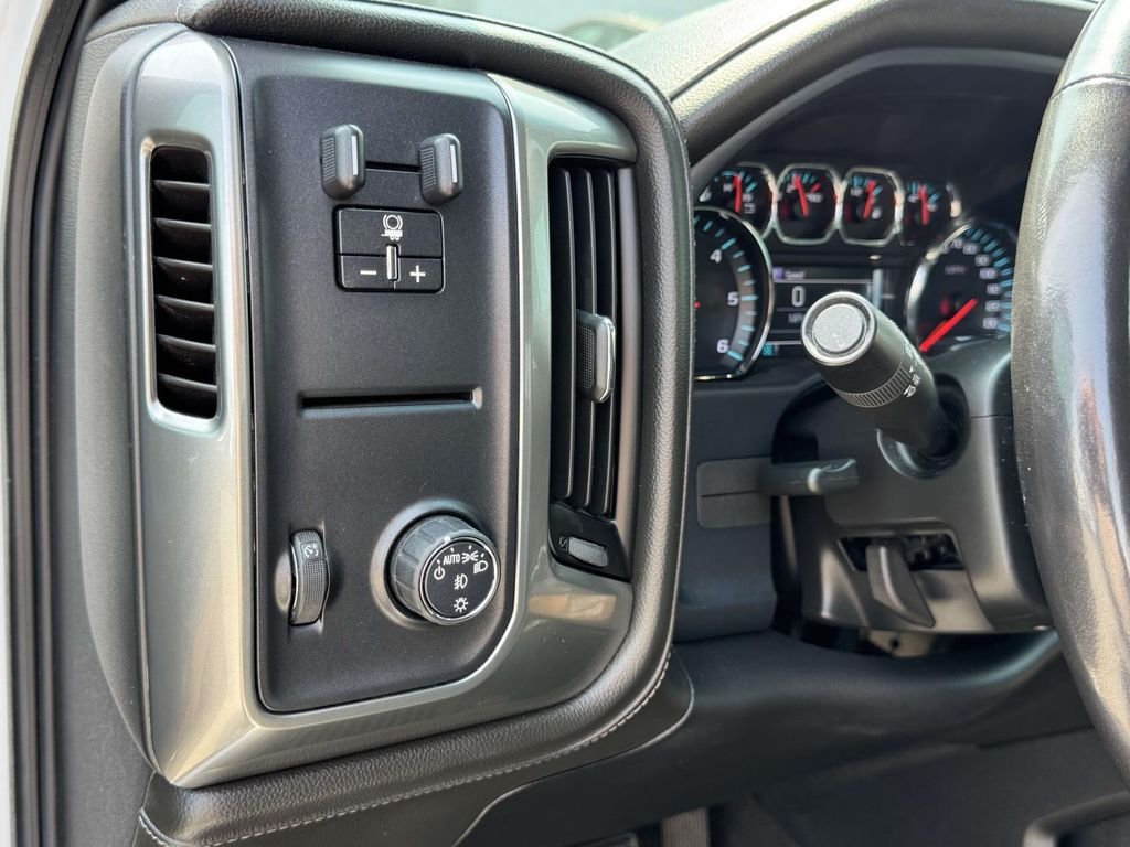 Used 2018 White Chevrolet LTZ image 28
