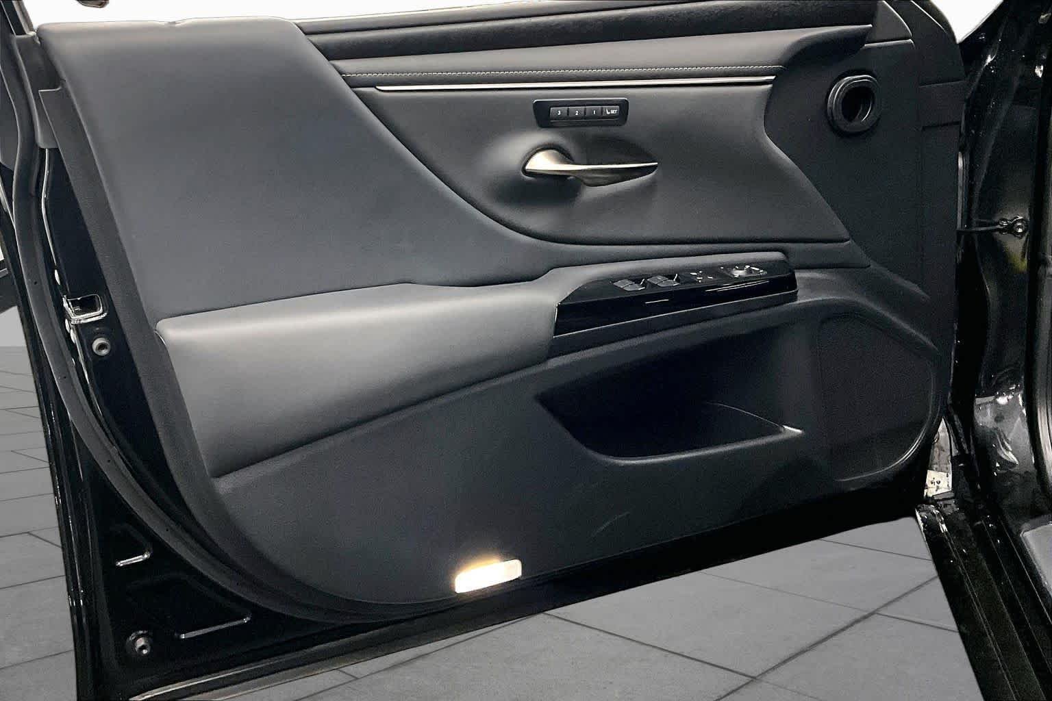Certified Used 2025 Caviar Lexus  image 22