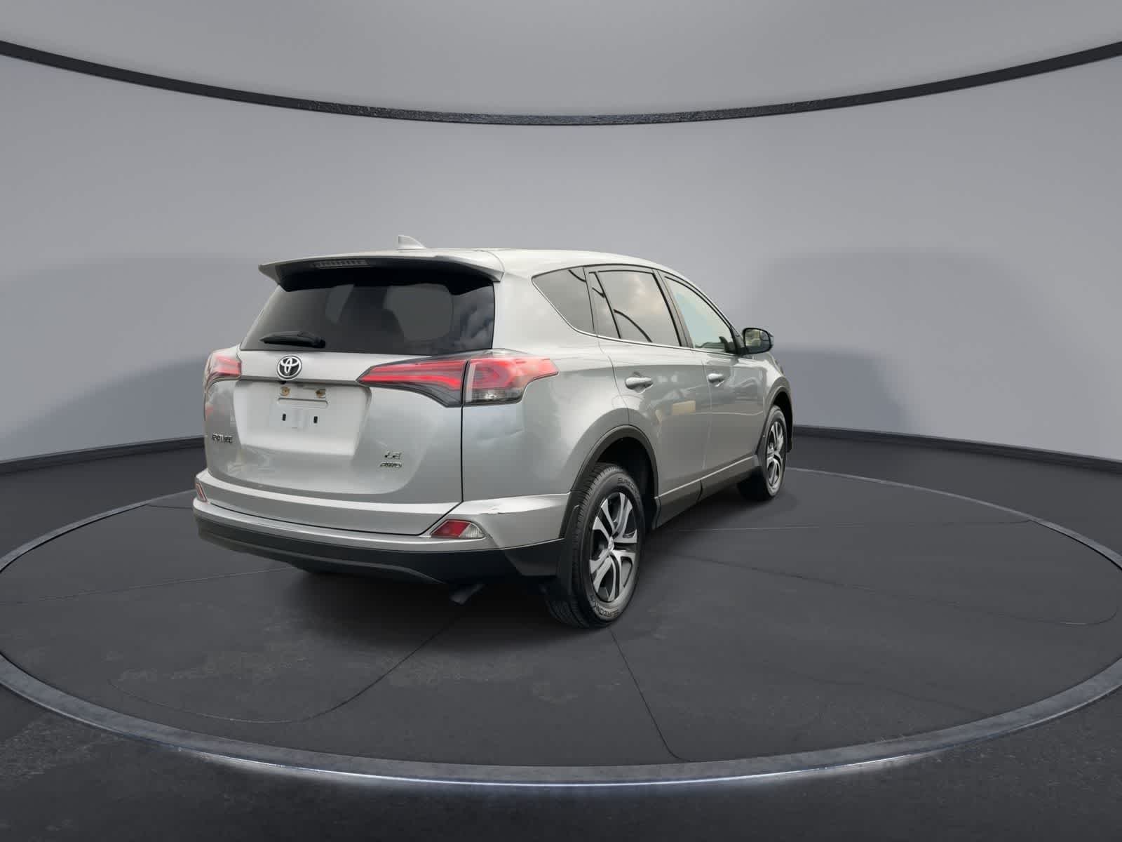 Used 2018 Silver Sky Metallic Toyota LE image 8