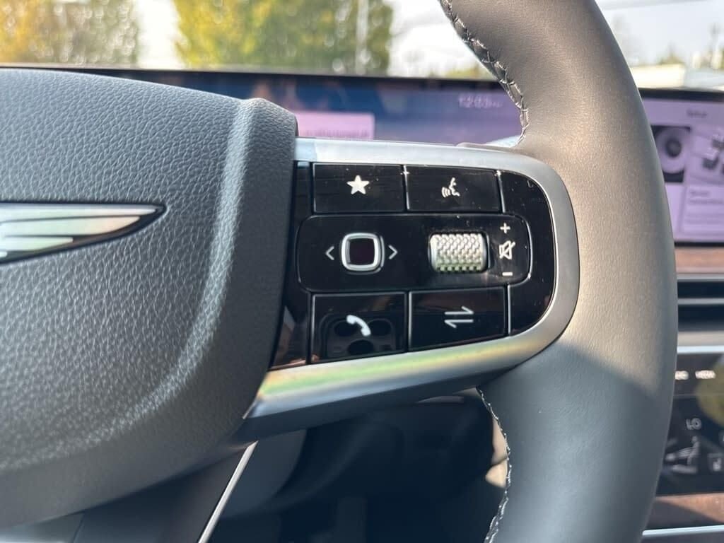 New 2026 White Genesis 2.5T image 38