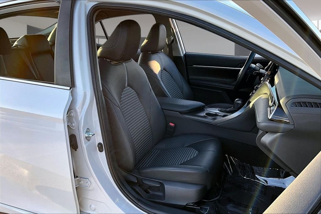 Used 2022 Ice Edge Toyota SE image 27