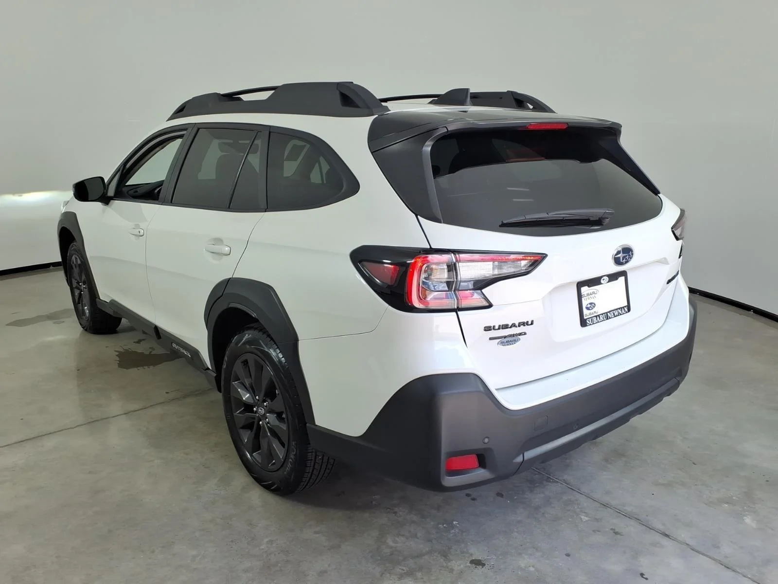 Certified Used 2025 Crystal White Pearl Subaru Onyx Edition image 21