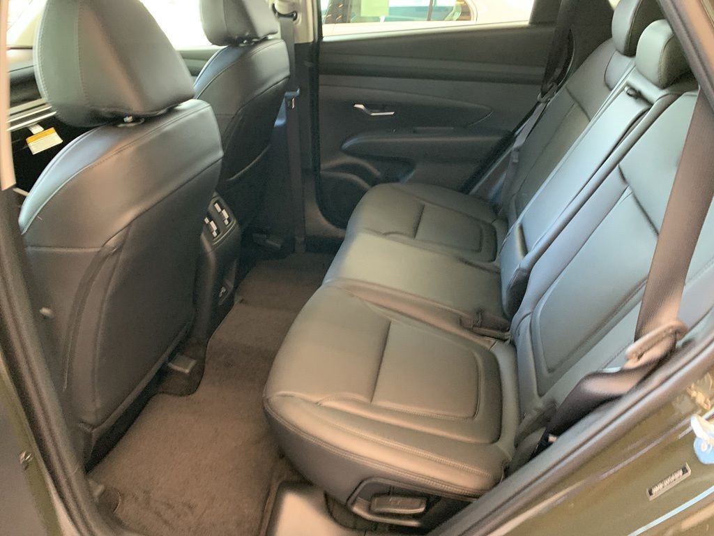 2018 Toyota RAV4 LE - Photo 28