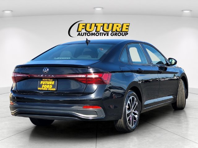 Used 2025  Volkswagen 1.5T Sport image 4