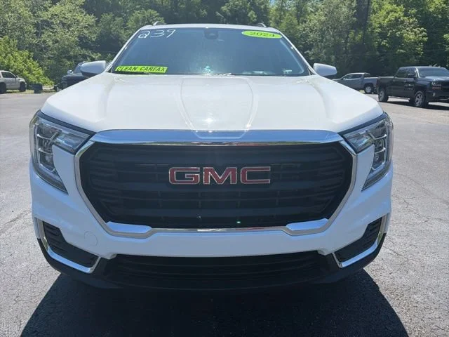 Used 2024 Summit White GMC SLE image 7