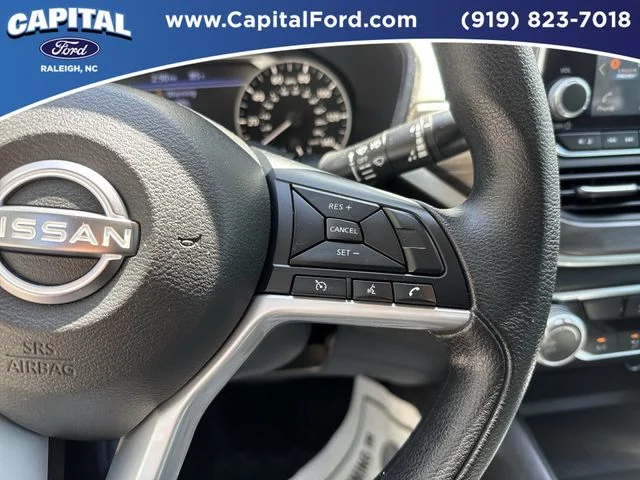 Used 2025 White Nissan 2.5 SV image 23