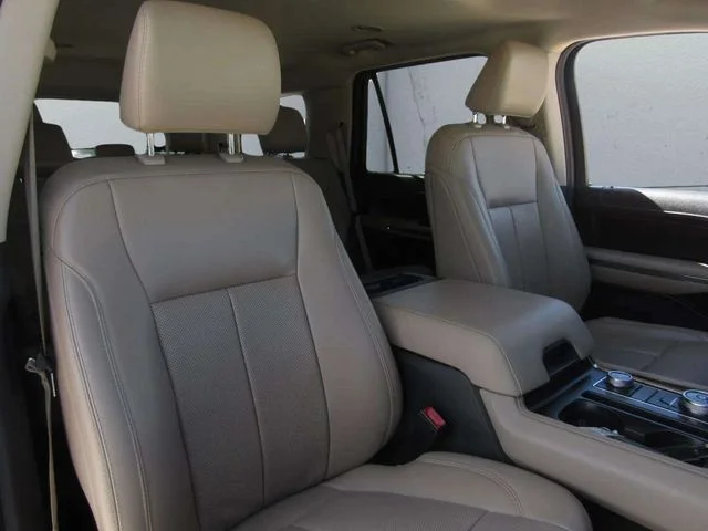 Used 2022 White Metallic Ford XLT image 10