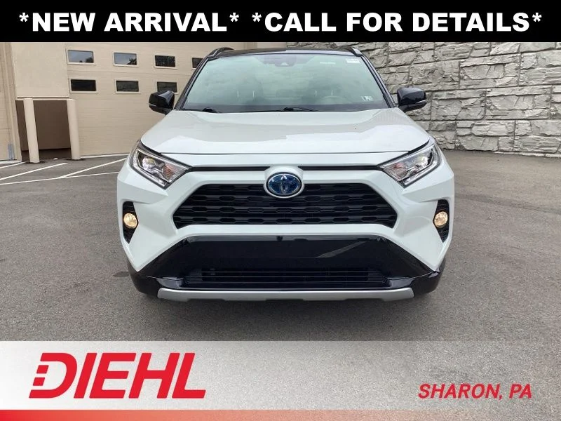 Used 2020 White Toyota XSE image 2