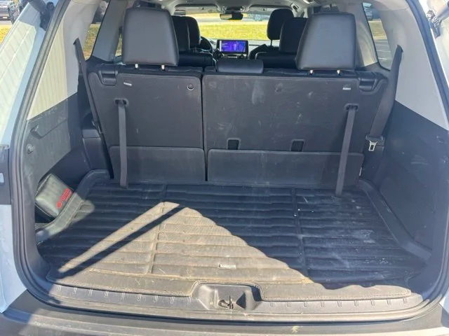 Used 2025 Pearl Toyota XLE image 14