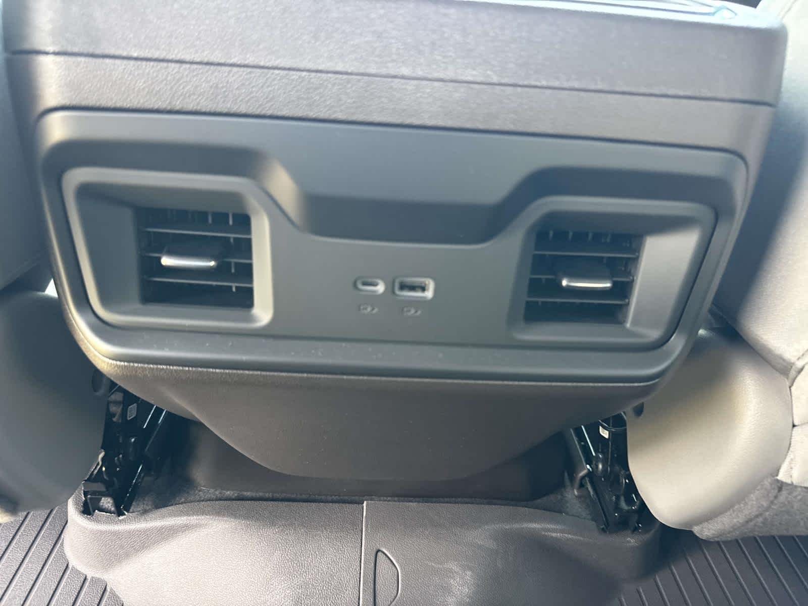 2026 Chevrolet Silverado 1500 LT - Photo 9
