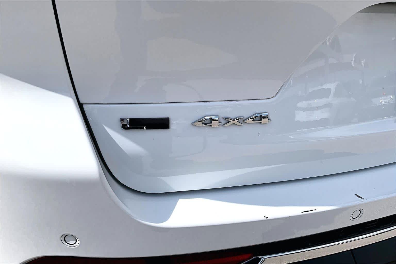 Used 2022 Bright White Clearcoat Jeep Limited image 30