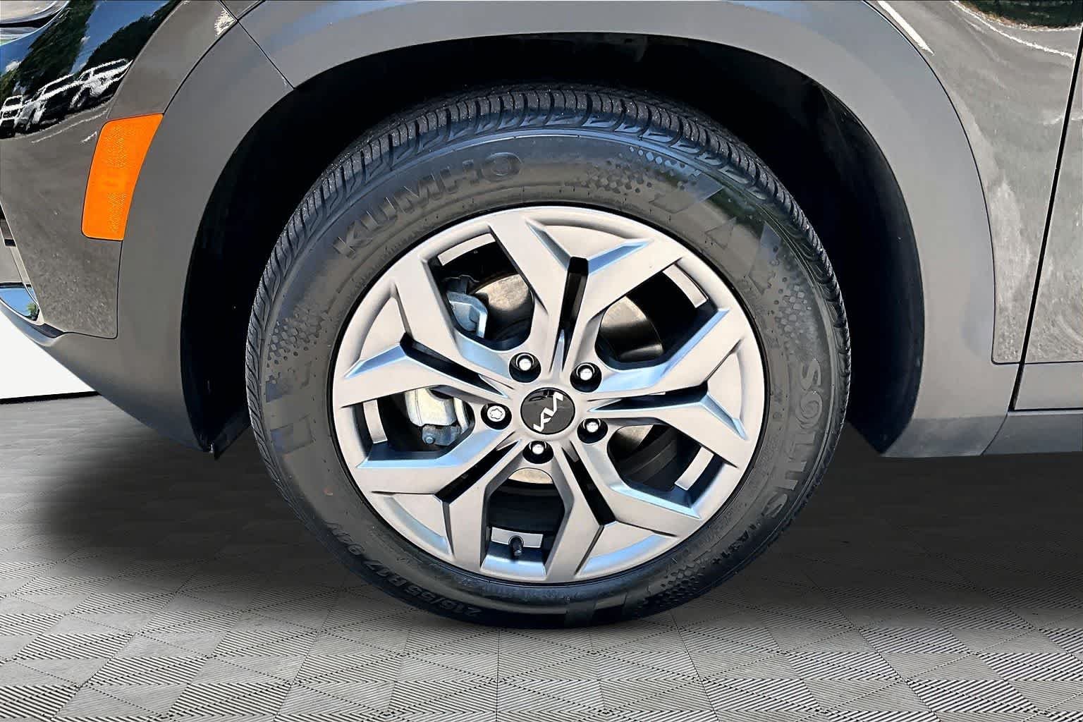 Used 2024 Fusion Black Kia S image 11