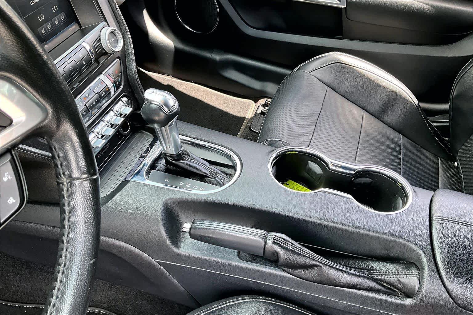 Used 2015 Oxford White Ford GT Premium image 14