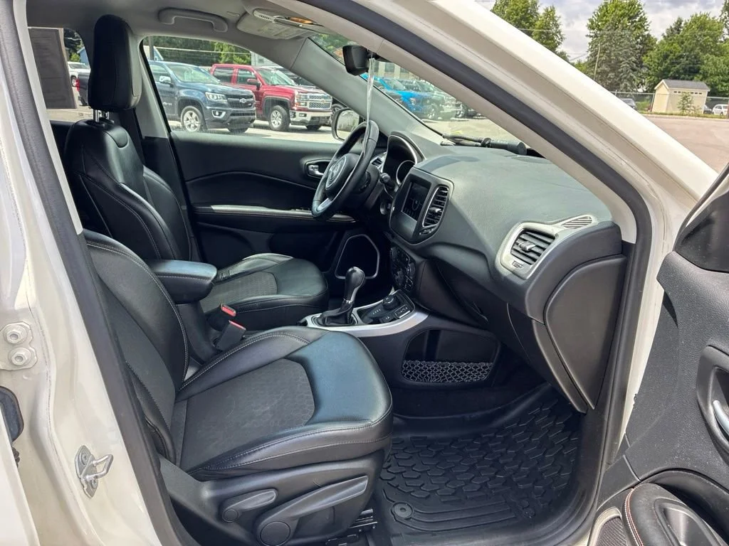Used 2019 White Clearcoat Jeep Latitude image 36