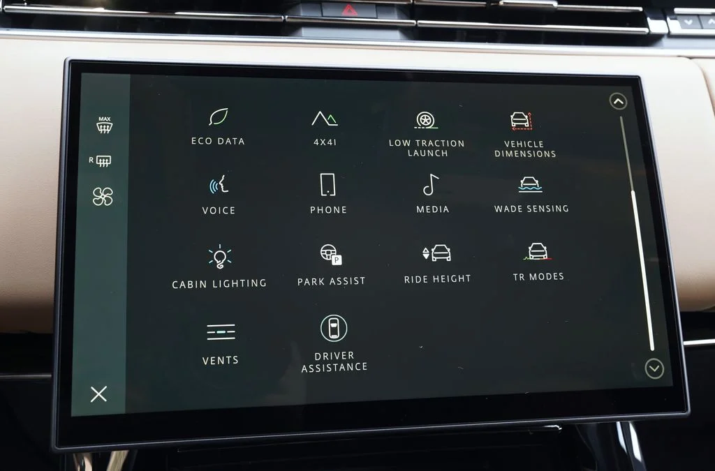 New 2026 Fuji White Land Rover Dynamic SE image 21