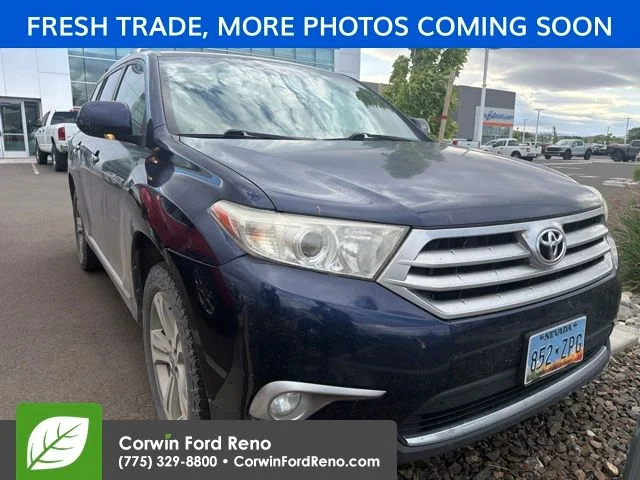 Used 2013 Nautical Blue Metallic Toyota Limited image 1
