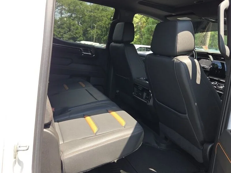 Used 2022 Summit White GMC AT4 image 17