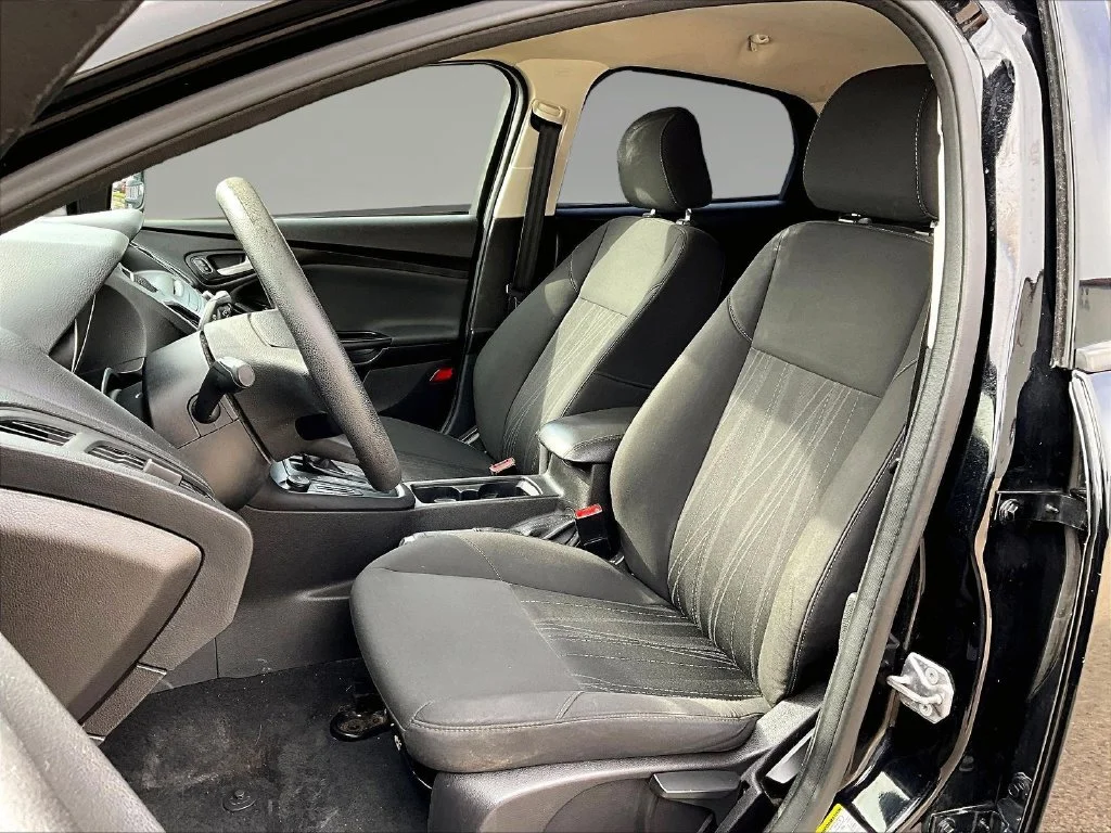 Used 2016 Black Ford SE image 25