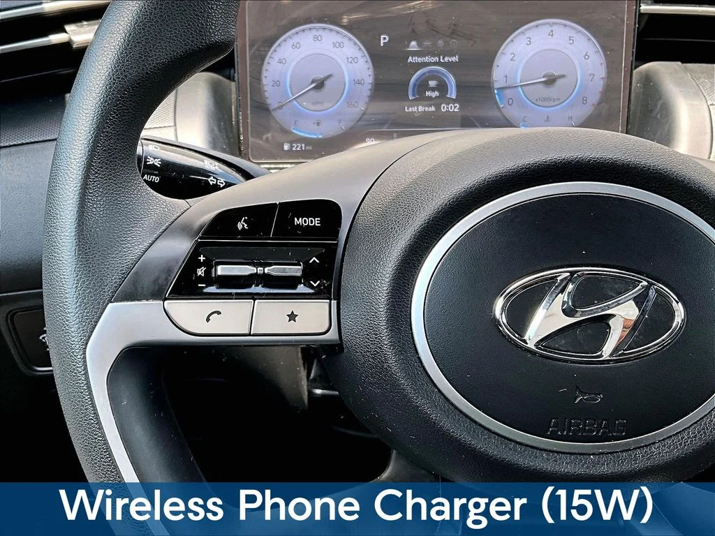 Used 2023 Green Hyundai SEL image 16