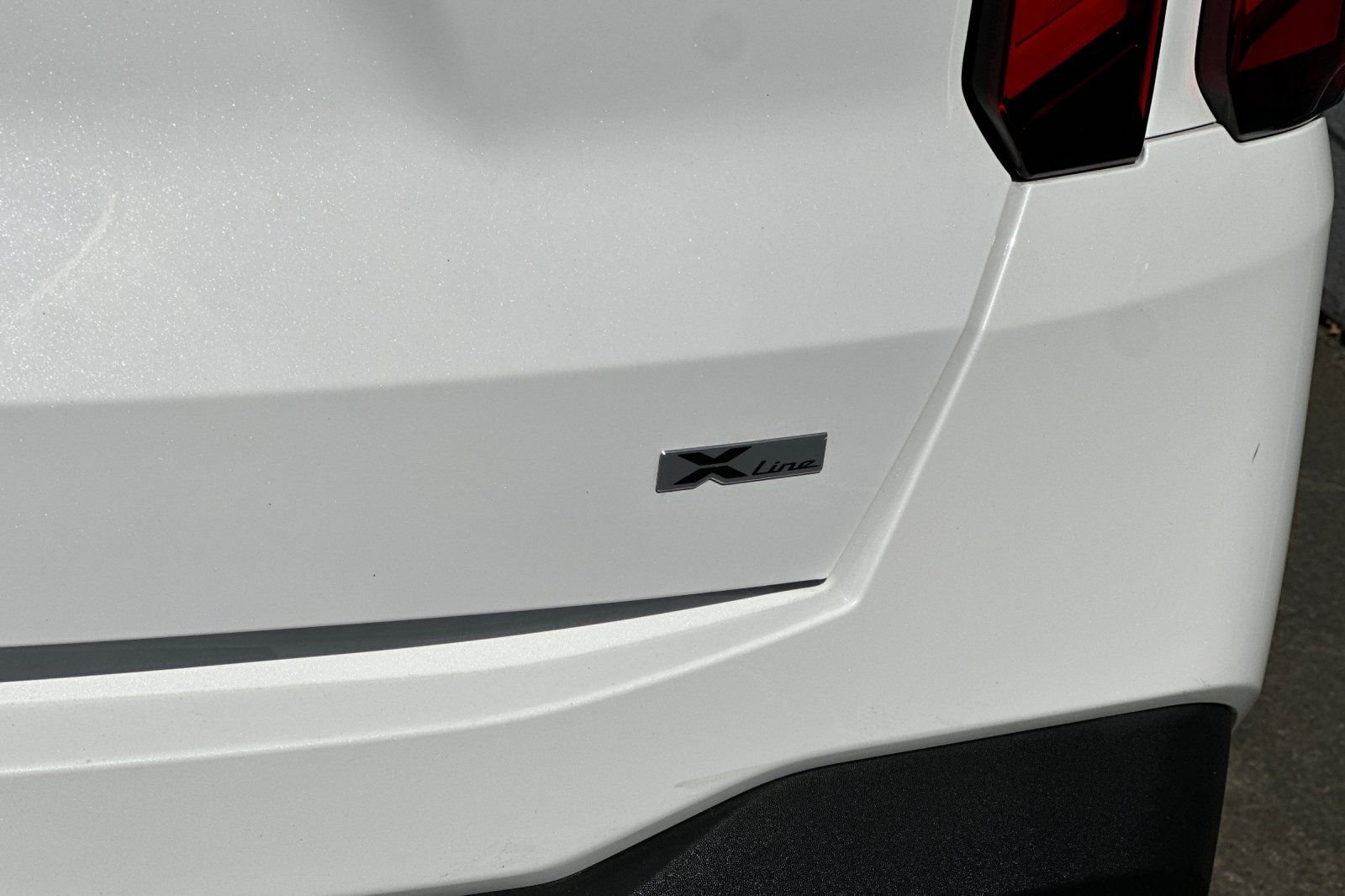 Used 2024 White Kia X-Line SX image 33