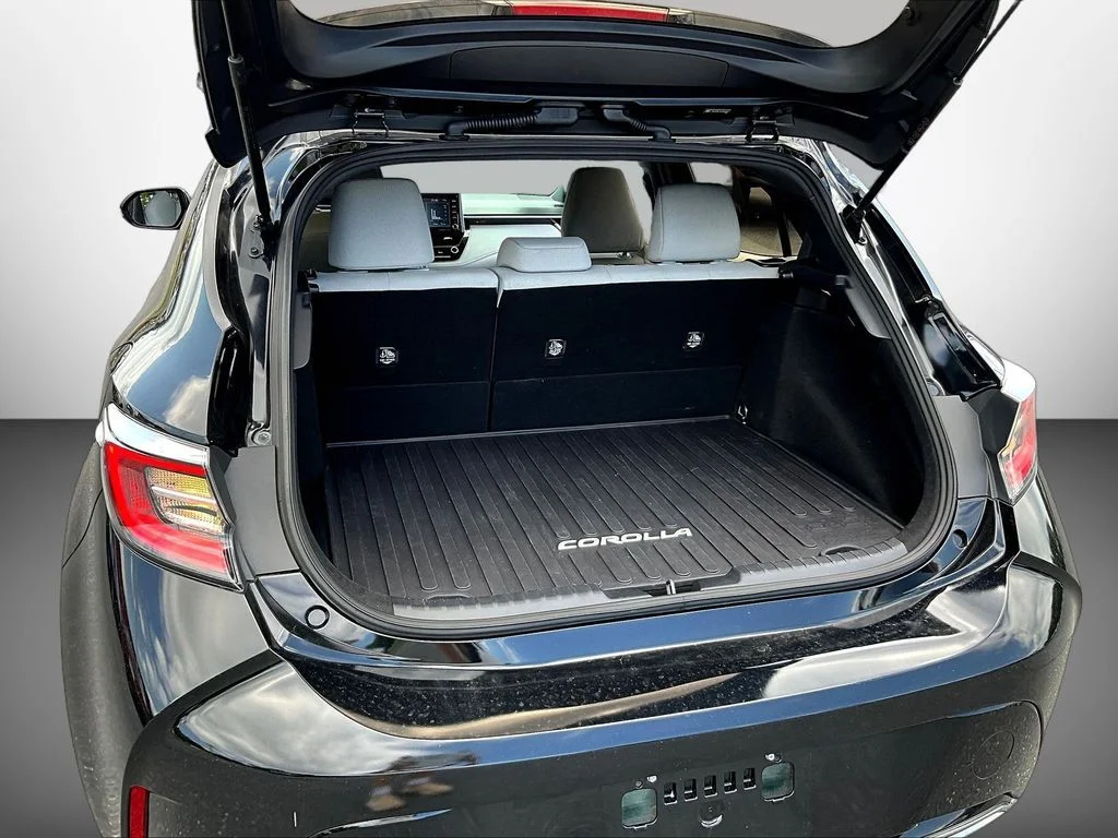 Used 2019 Midnight Black Metallic Toyota SE image 7