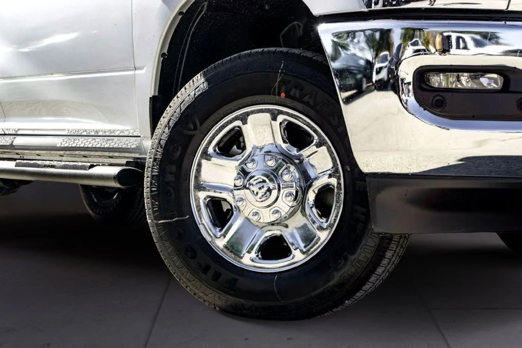 New 2026 Silver Ram Tradesman image 2