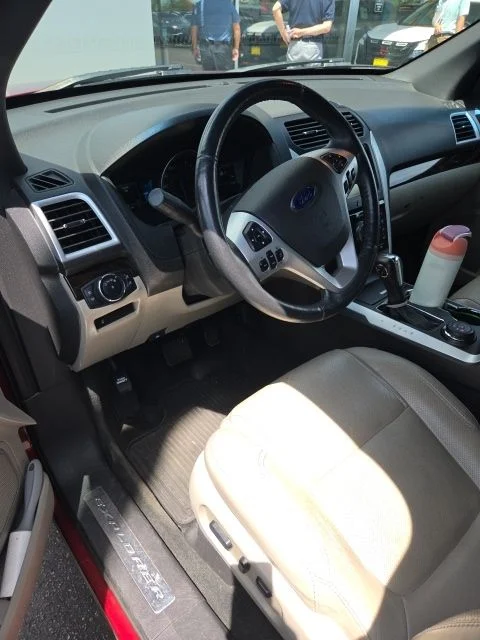 Used 2015 Red Ford Limited image 18