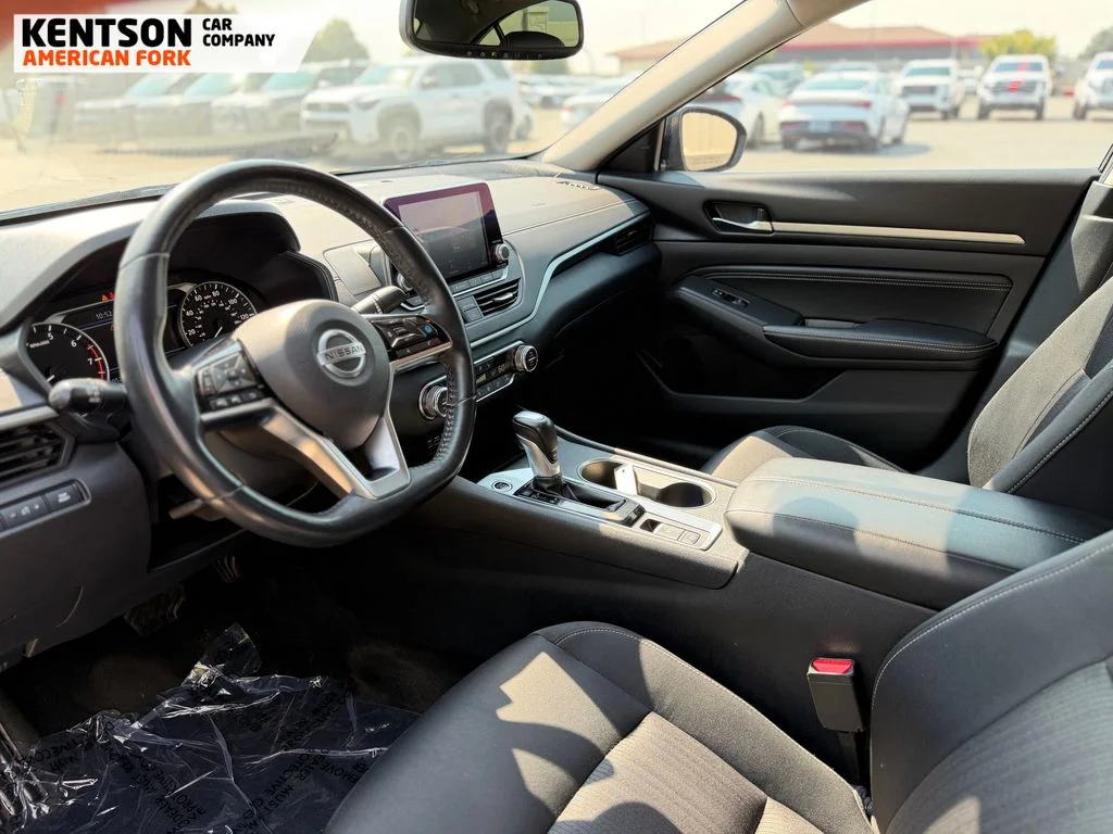 Used 2019 Black Nissan 2.5 SV image 28