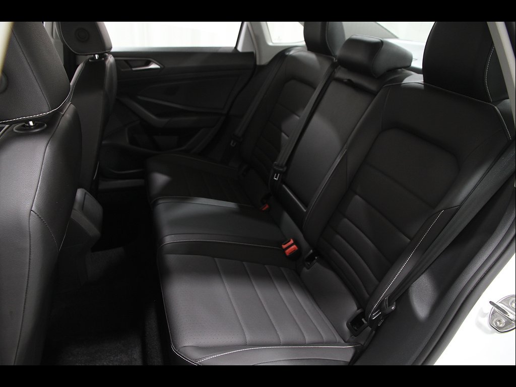 Used 2024 Opal White Pearl Volkswagen SE image 17