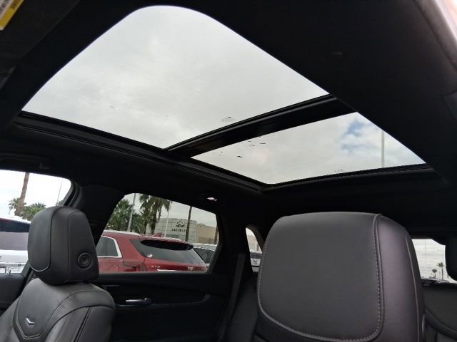 Used 2021 Crystal White Tricoat Cadillac Premium Luxury image 21