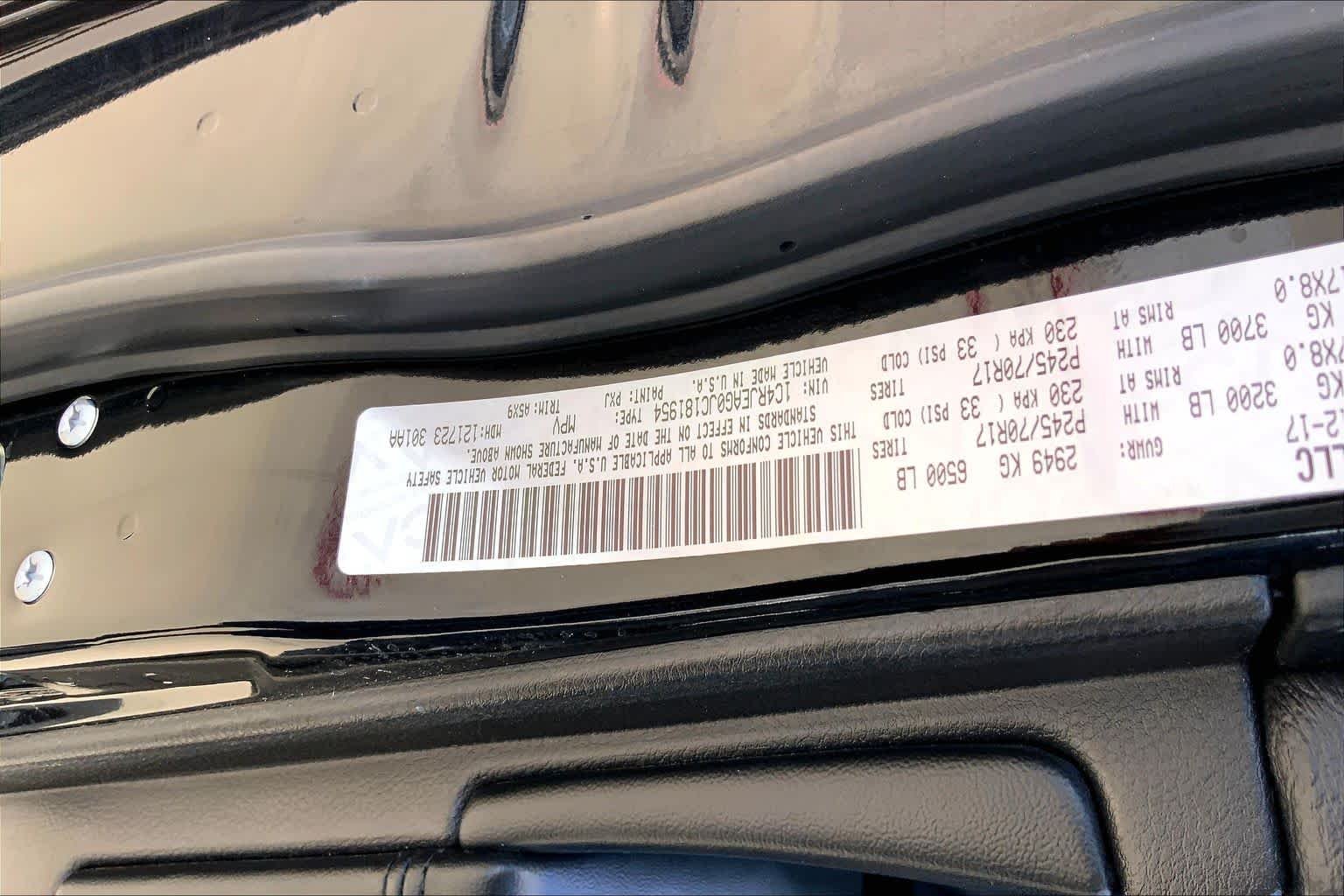 Used 2018 Diamond Black Crystal Pearlcoat Jeep Laredo image 32