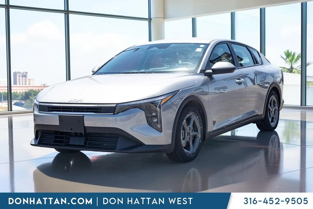 Used 2025 Gray Kia LXS image 18