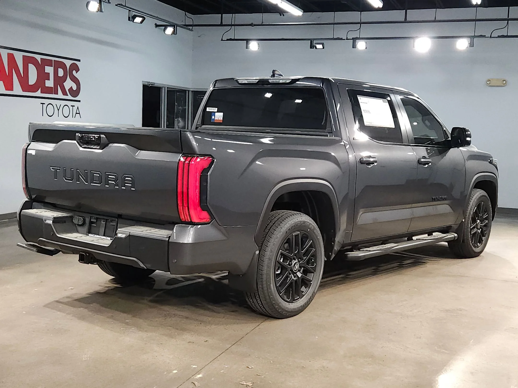 2026 Toyota Tundra Limited - Photo 7