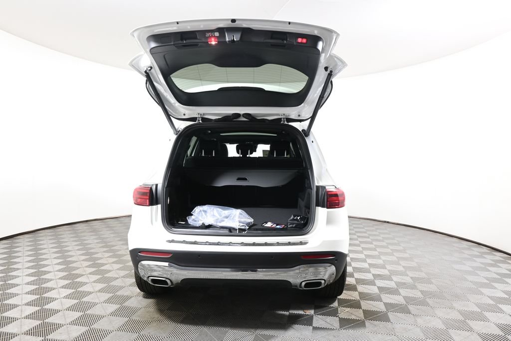 Used 2026 Polar White Mercedes-Benz GLB 250 image 34