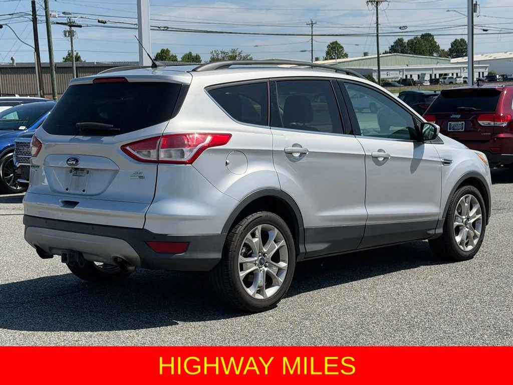 Used 2016 Silver Ford SE image 9
