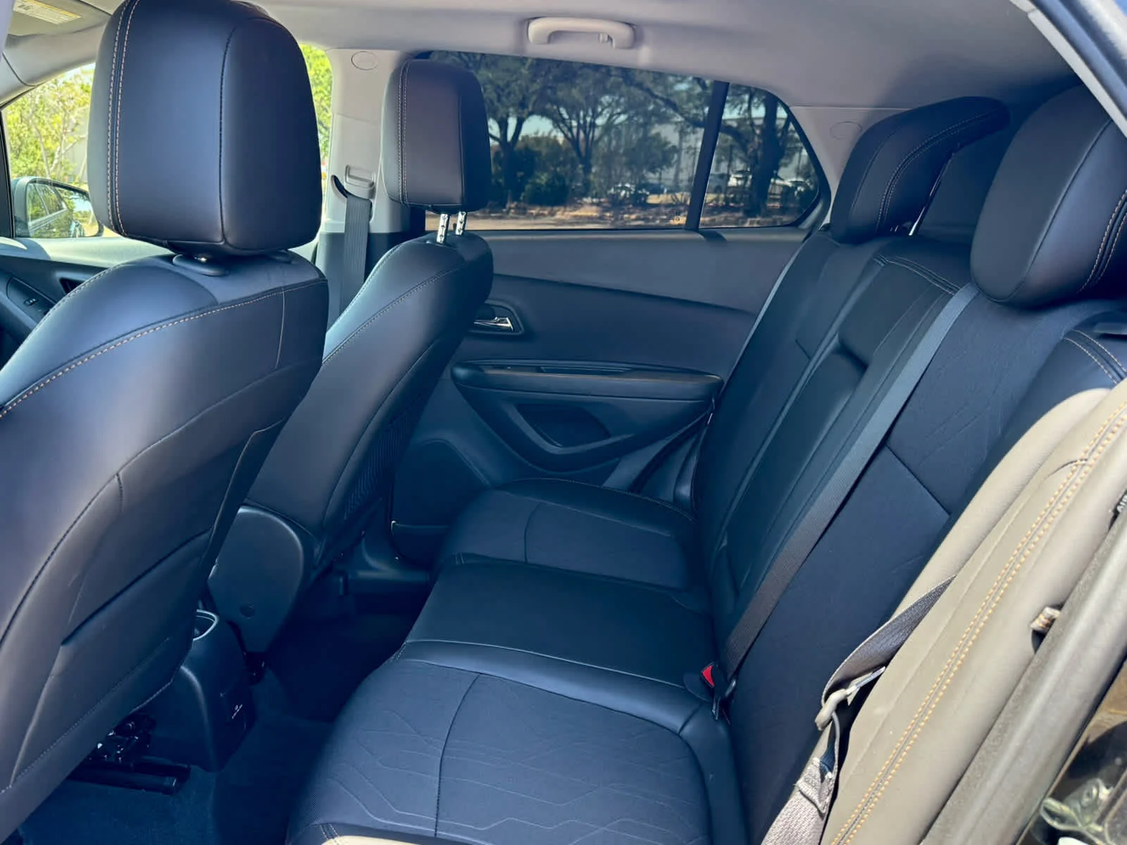 Certified Used 2020 MOSAIC BLACK METALLIC Chevrolet LT image 13