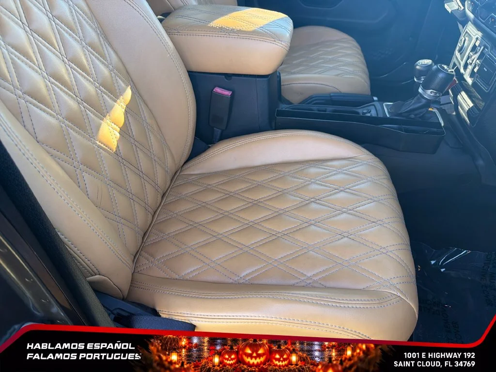 Used 2018  Jeep Sport S image 33