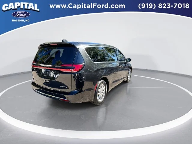 Used 2023 Black Chrysler Touring L image 8