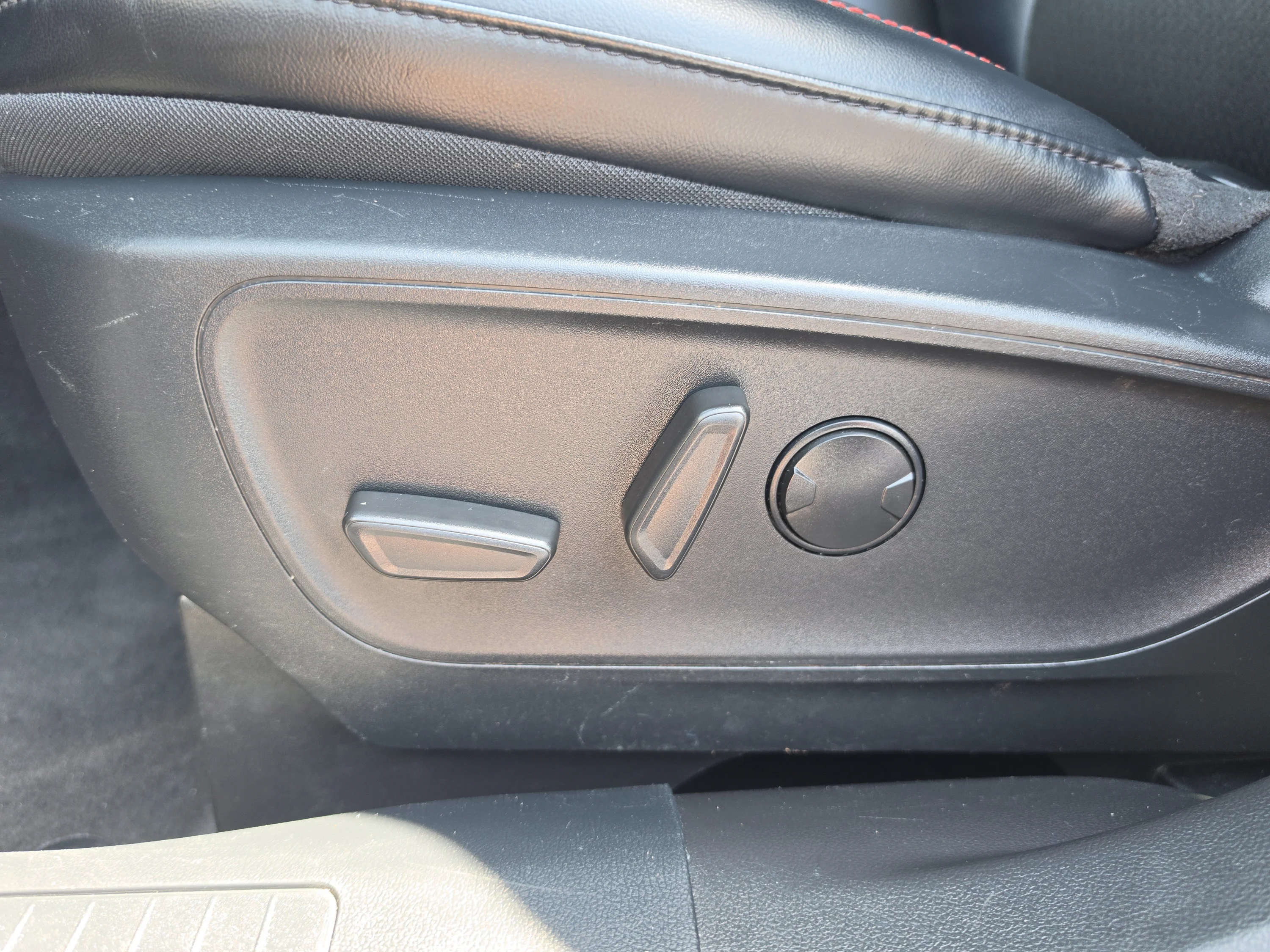 Used 2024 Black Metallic Ford ST-Line image 26
