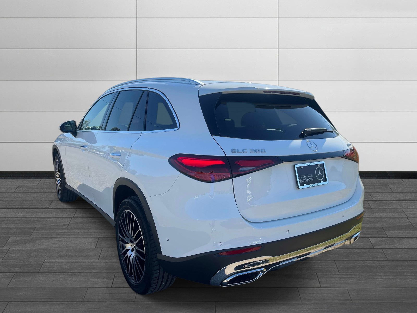 Used 2026 Polar White Mercedes-Benz GLC 300 image 5