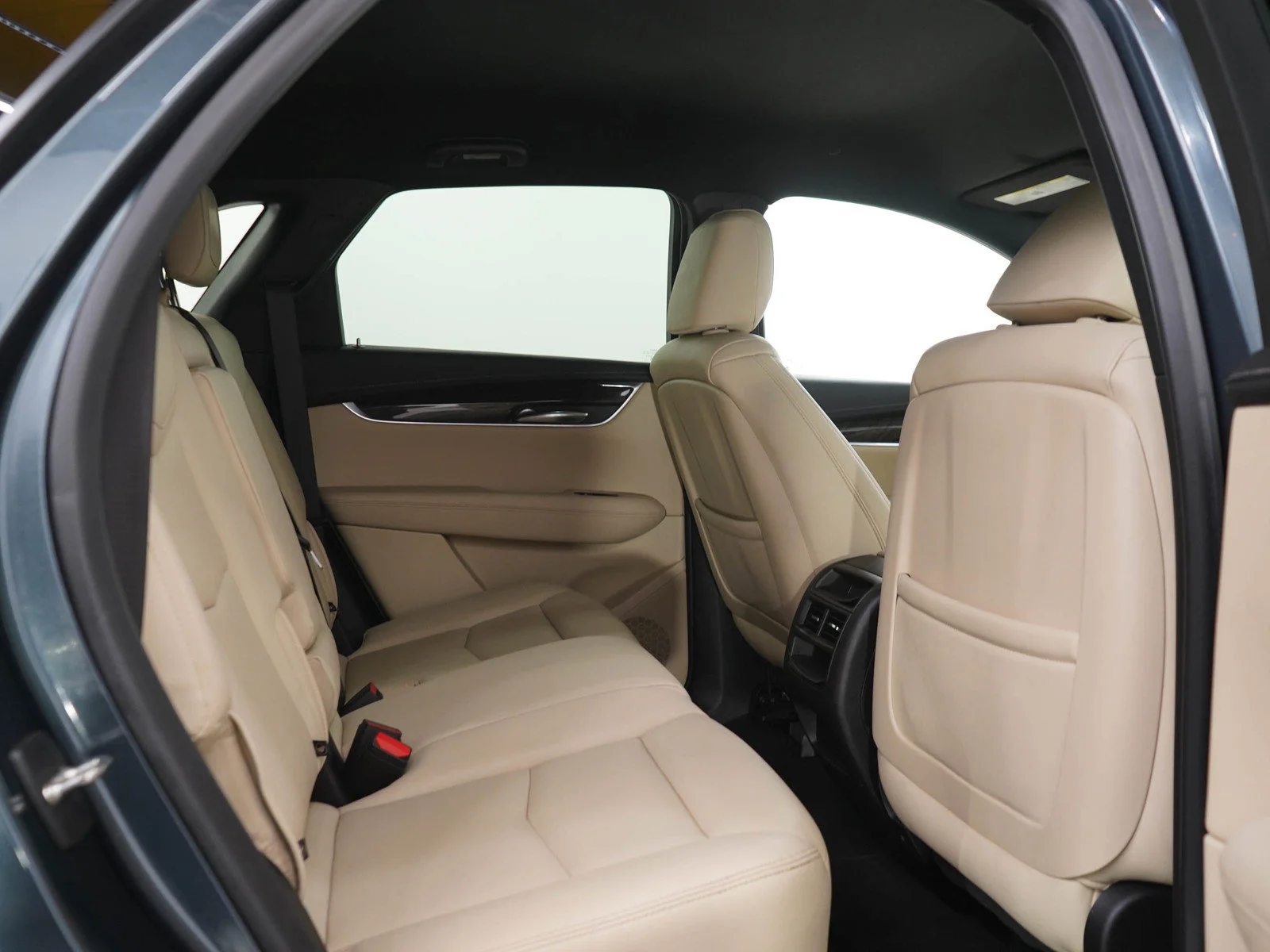 Used 2019 Shadow Metallic Cadillac Base image 12