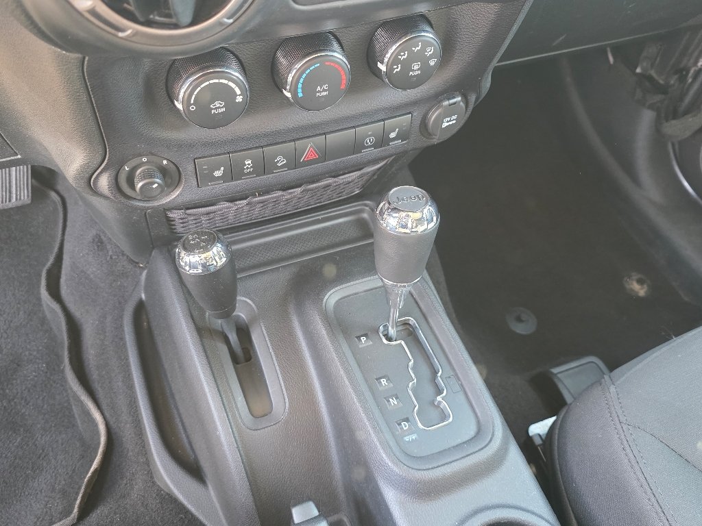 Used 2016 Granite Crystal Metallic Clear Coat Jeep Sport image 28