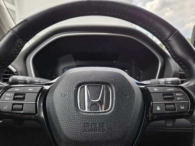 Used 2025 Crystal Black Pearl Honda Elite image 32