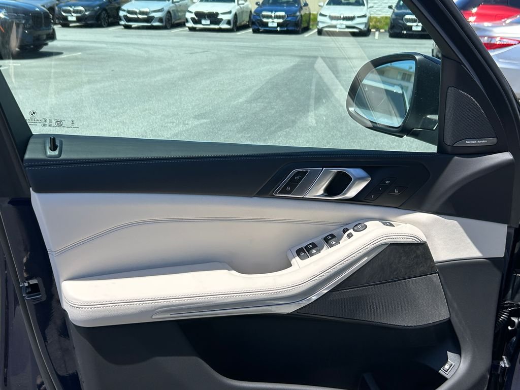 2026 BMW X5 50e - Photo 11