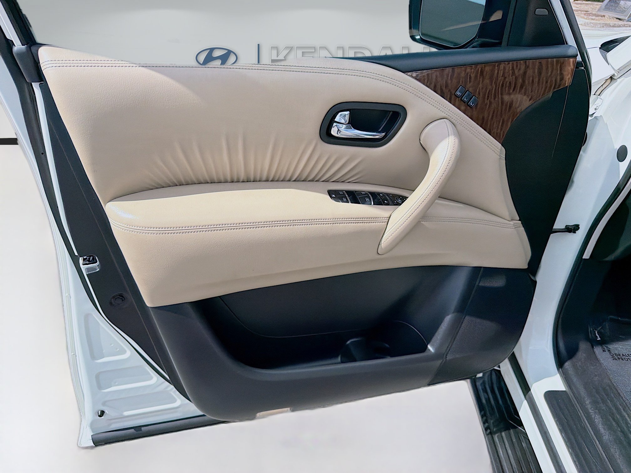 2017 Nissan Armada Platinum - Photo 17