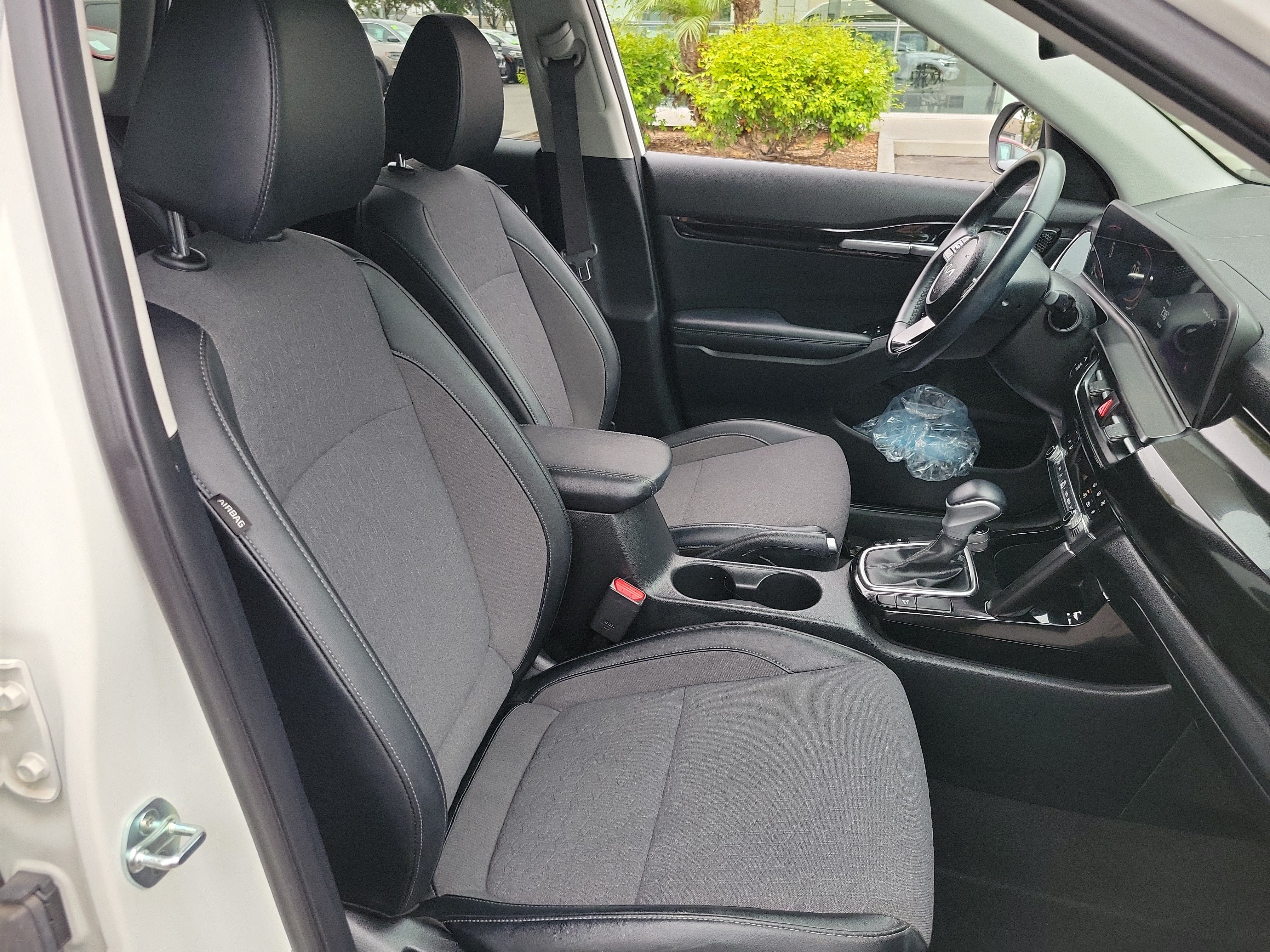 2025 Kia Seltos S - Photo 21