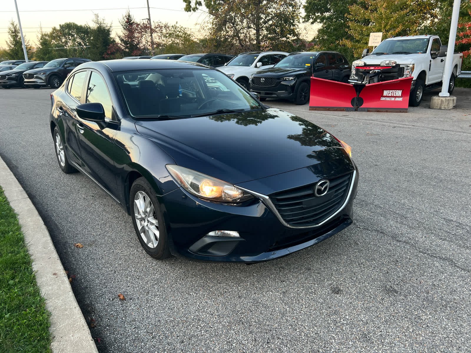Used 2016 Deep Crystal Blue Mica Mazda i Sport image 4