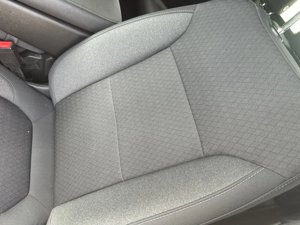 Used 2022 Iridescent Pearl Tricoat Chevrolet LT image 4