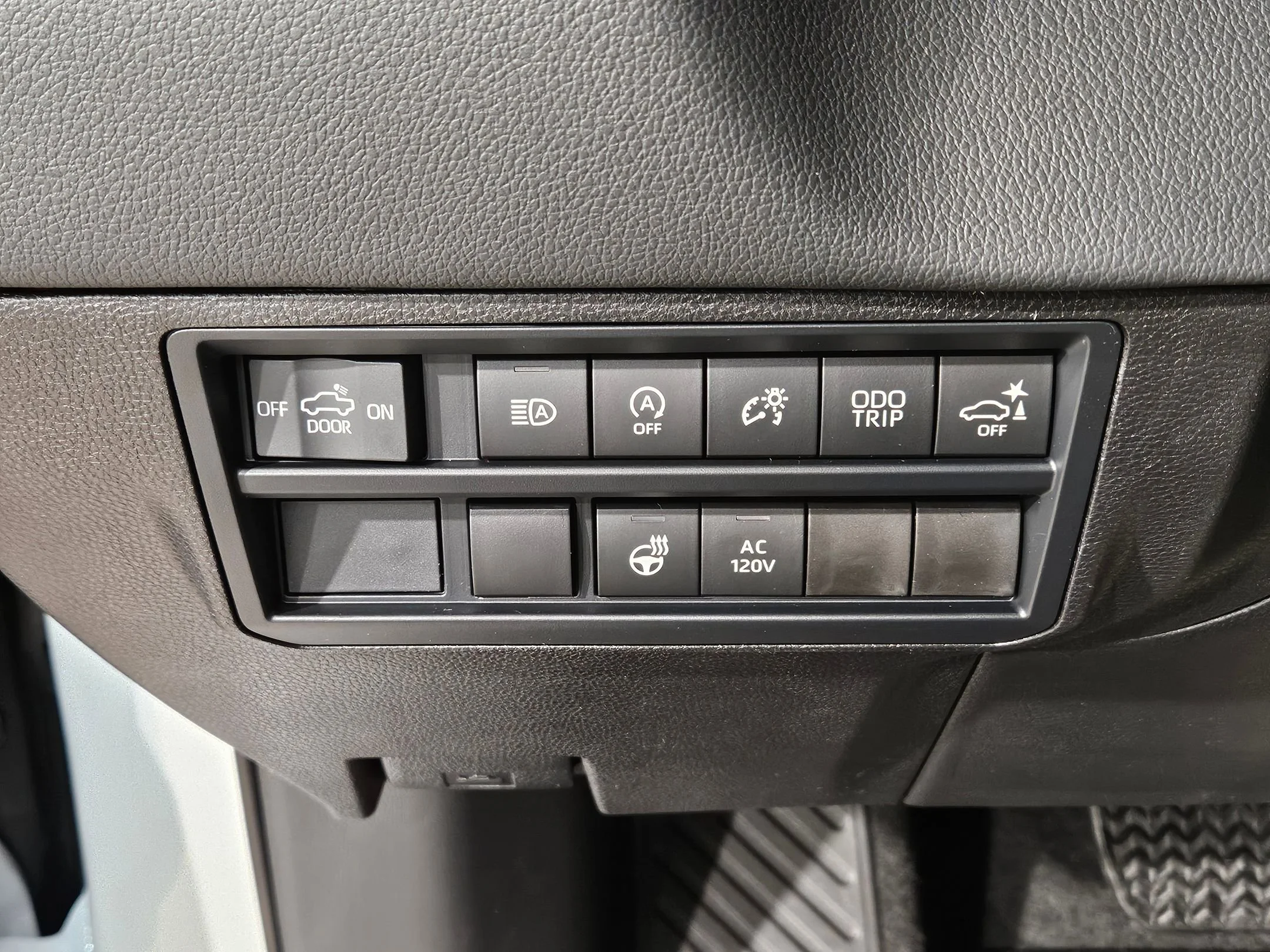2026 Toyota Tundra Limited - Photo 14