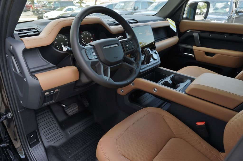 New 2026 Santorini Black Land Rover S image 11